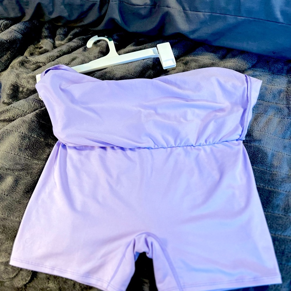Nike Dri-Fit Golf Skort, spandex shorts; Golf Skirt - Picture 3 of 4